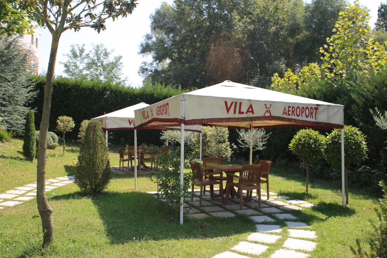 Hotel Vila Aeroport Rinas Buitenkant foto