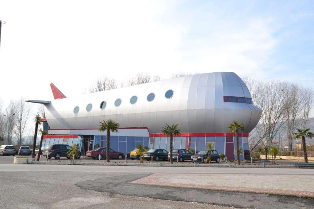 Hotel Vila Aeroport Rinas Buitenkant foto